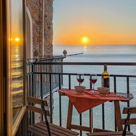 チェファルTramonto Sul Mareアパートメント エクステリア 写真